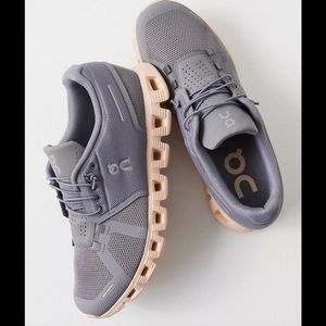 On Running Cloud 5 Women's Sneakers